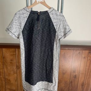 Size small Lou and grey. Great for work or casual. Tweed material.